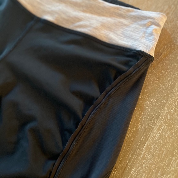 Lululemon Crops - Picture 2 of 4